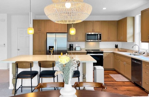 Makaha Valley Apartment | Kalo Homes ~ Coastal island haven