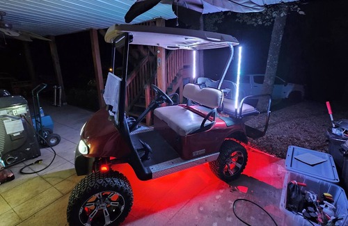 Hoyt Cabin | Kalos Lakeside lodges on Lake Eufaula with private boat ramp and dock slips.