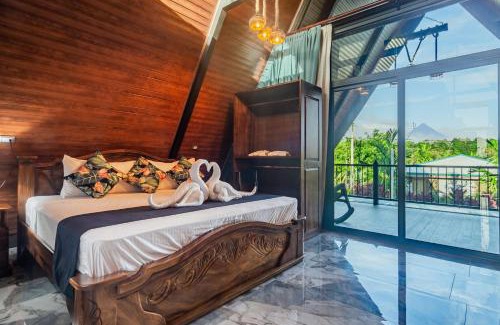 Penas Blancas Ski Chalet | Kaluma Poas Farmstay A-frame Chalet