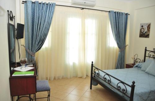 Kamari Bed & Breakfast | Kalya Suites