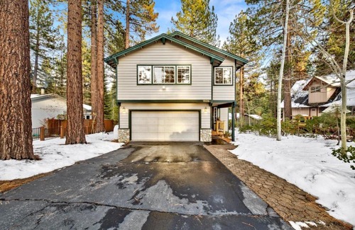 Pioneer Trail House | Kamp Koyukon