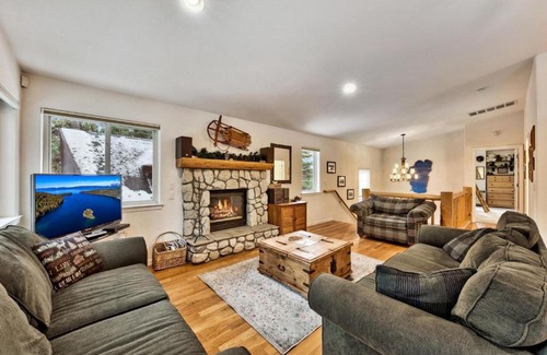 Pioneer Trail House | Kamp Koyukon