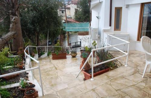 Omodos Apartment | Kanarinis Apartments