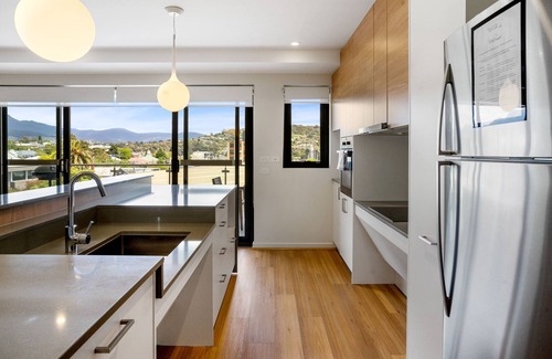 Bellerive Apartment | Kangaroo Bay Apartments