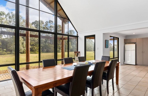 Margaret River House | Kangaroo Retreat - *10 acres, bush retreat, 3kms to Margaret River town centre*