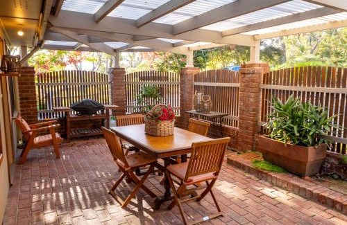 Kalaru House | Kangarutha Cottage - Escape to Nature just minutes to Tathra