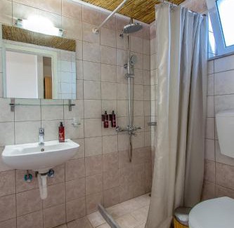 Galatas Hotel | Kanso Rooms