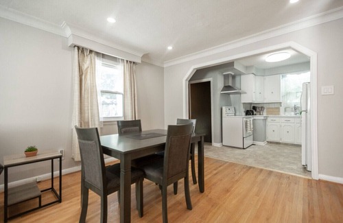 Barrie House | KAR-26 Agnes st (3B)