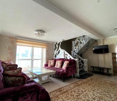 Karakol House | Karakol Ski Nest Guesthouse