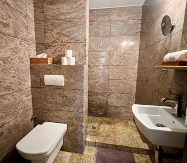 Cifer Apartment | Karlov dvor apartmán 1