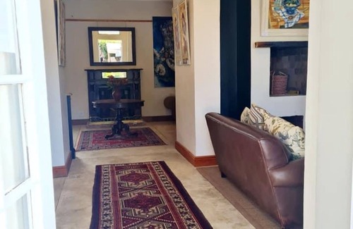 Barrydale Hotel | Karoo Art Hotel