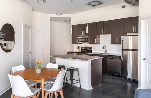 Del Ray Apartment | Kasa | Modern 2 BD + Free Parking | Alexandria