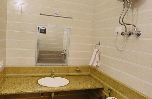 Lansdowne Hotel | Kasang Regency Hill Resort