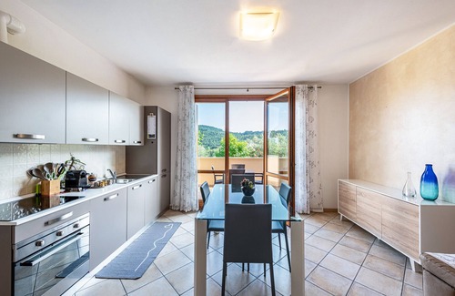 Roe Apartment | Kastel’s house: a clever holiday on the Garda