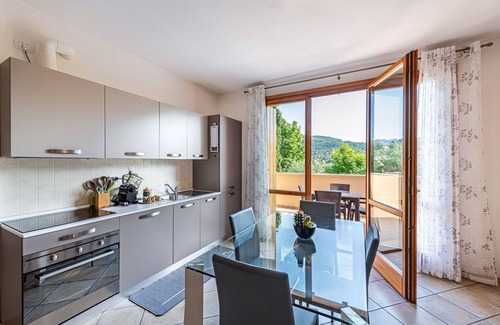 Roe Apartment | Kastel’s house: a clever holiday on the Garda