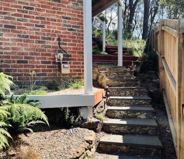Katoomba House | Katoomba Hideaway - Free WIFI, Netflix, Disney PLUS