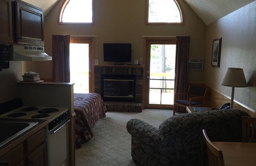 East Gull Lake Hotel | Kavanaugh's Sylvan Lake Resort