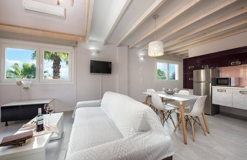 Kavos Apartment | Kavos Plaza Hotel