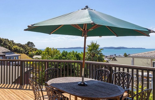 Snells Beach Cottage | Kawau Vista - Snells Beach Holiday Home
