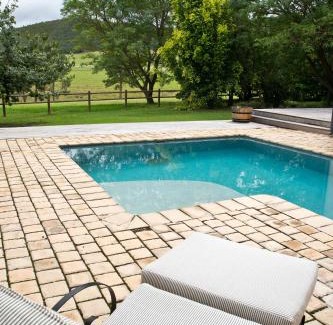 Bitou Villa | Kay and Monty Vineyard View