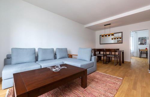 Werd Apartment | KAYA Zurich Apartment 3A - Downtown 2BR Apt with Balcony