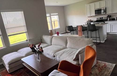 Manor House | Kay’s serene getaway: private room and bathroom
