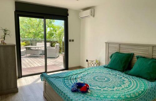 Les Avirons Apartment | Kaz Ajeya