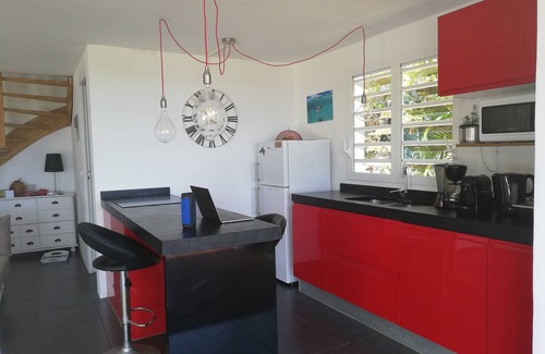 Le Moule House | Kaza bougainvilliers - Sea view in a pleasant setting