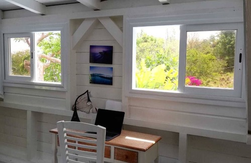 Le Moule House | Kaza bougainvilliers - Sea view in a pleasant setting