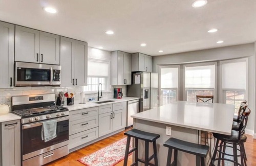 Lenexa House | KC Chalet in Lenexa & Overland Park Area. Private covered garage and driveway.