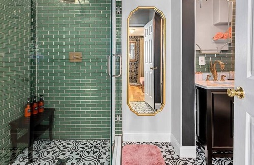 Midtown - Westport House | KC Cosmopolitan Chic: Your Stylish Stay