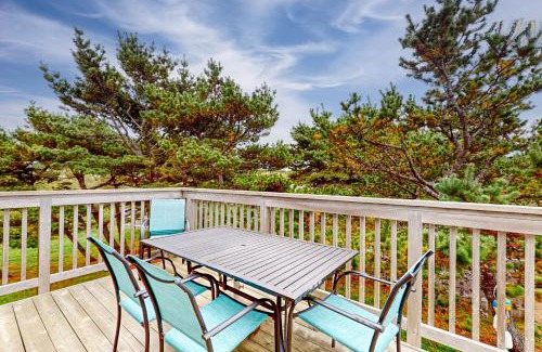 Warrenton House | KC's Serenity By The Sea