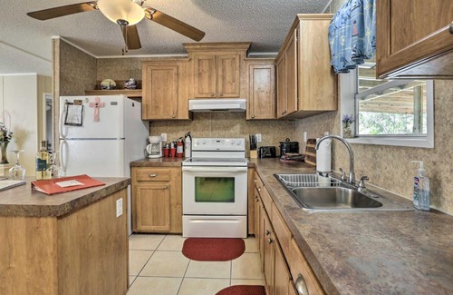 Salem House | Keaton Beach Escape with Hot Tub Less Than 2 Mi to Shore