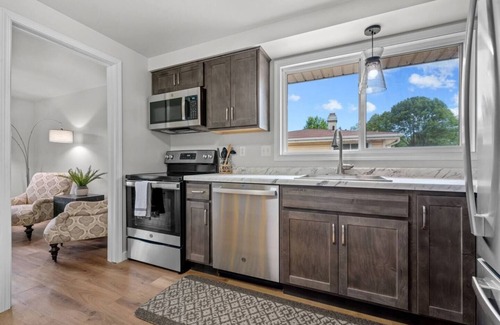 De Pere House | Keep it simple at this peaceful and ceCentrally Located in the heart of E Depere