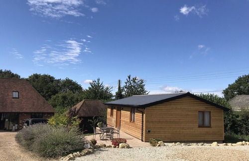 Maidstone Cabin | Keepers Retreat two bedroom log cabin situated on a working farm in Kent.