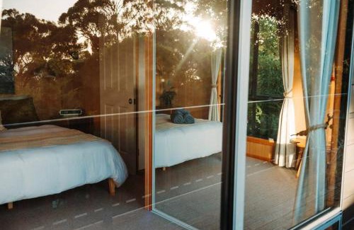 White Beach House | Kelp Cabin intimate, calm and restful