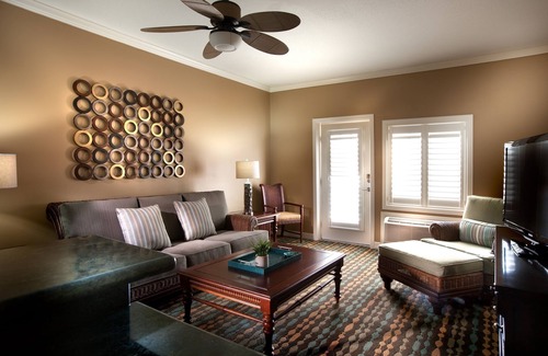 Clear Lake Shores Hotel | Kemah Boardwalk Inn