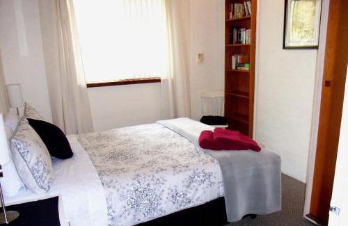 Crawley Apartment | Kenata-Fairway Apartment Hotel