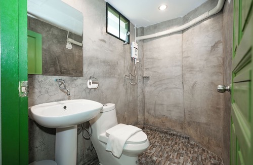 Chumphon Hotel | Kenikar Raintree Residence Hotel