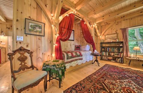 Bath House | Kennebec River Cottage quarter Mi to Boat Ramp!