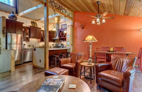 Sapphire House | Kenneys Glen - Cozy Townhome with Amenities!