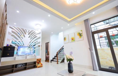 Huong Thuy Hotel | KenPi House, cách nhà 20m có hồ bơi cho thuê