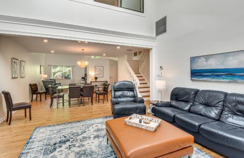 Salem House | Keowee Key Condo with Lake Access and Community Pools!