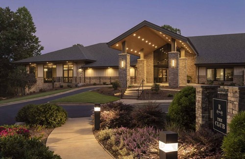 Salem Condo | Keowee Key's Stylish Charm