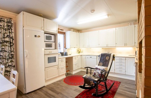 Akaslompolo House | Kesänkilehto by Interhome