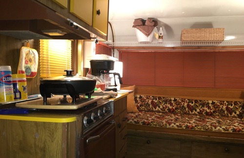 Hyner House | Kettle Creek Fishing - 15’ Vintage Camper Stay on Private property Creek Access