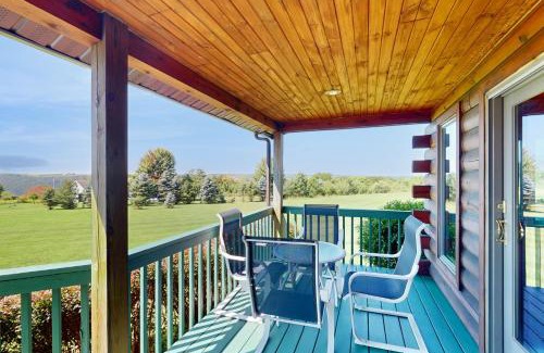 Dundee House | Keuka Breeze