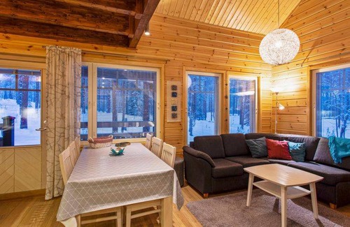 Yllas House | Kevätpiippo b