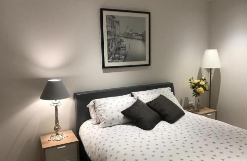 London Borough of Hounslow Apartment | Kew Bridge Apartments