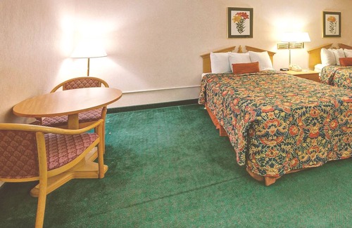Roseville House | Key Inn Roseville - 2 Double Bed Non-Smoking